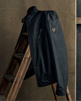 Sideline Jacket in Dark Navy.